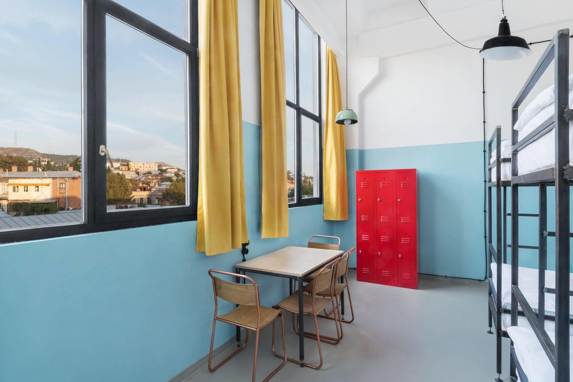 Fabrika Hostel & Suites Tbiliszi Kültér fotó